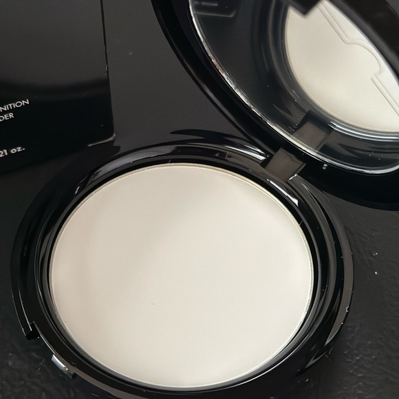 BNIB - Makeup Forever HD Pressed Powder - High Definition Pressed Powder - Picture 3 of 5